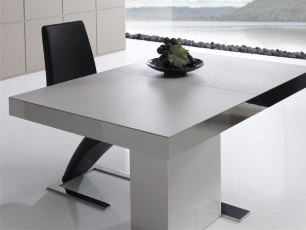 detalle mesa de comedor Intempo en balnco